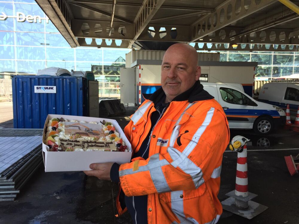 Onze medewerker Manolito 25 jaar bij de zaak! - Struijk